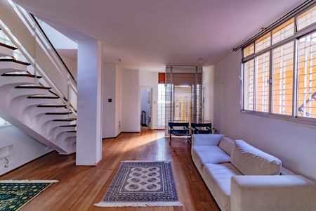 Casa à venda com 300m², 4 quartos e 3 vagasSala