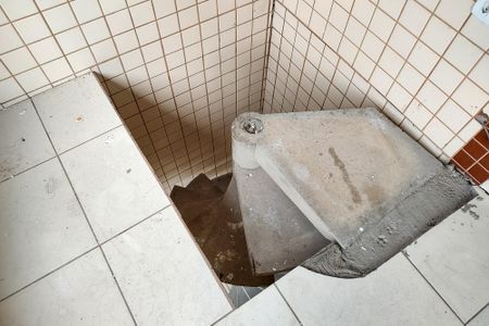 Casa para alugar com 100m², 1 quarto e sem vaga Casa para alugar com 100m², 1 quarto e sem vagaEscada