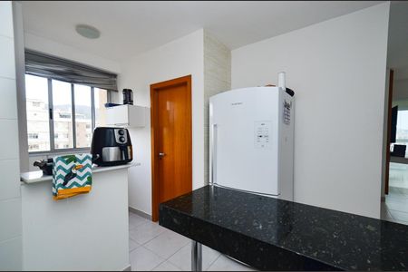 Apartamento para alugar com 76m², 2 quartos e 2 vagasCozinha