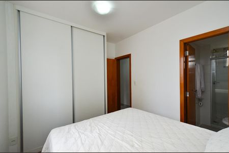 Apartamento para alugar com 76m², 2 quartos e 2 vagasSuíte