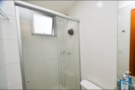 Apartamento para alugar com 76m², 2 quartos e 2 vagasBanheiro social