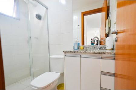 Apartamento para alugar com 76m², 2 quartos e 2 vagasBanheiro da Suíte