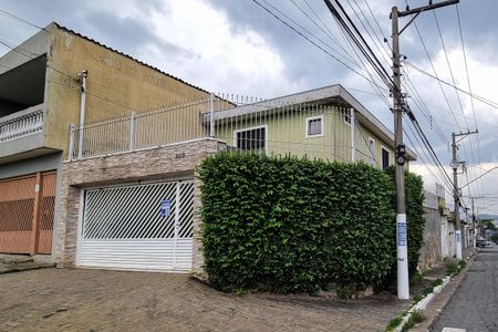 Casa à venda com 232m², 4 quartos e 3 vagasFachada e Placa