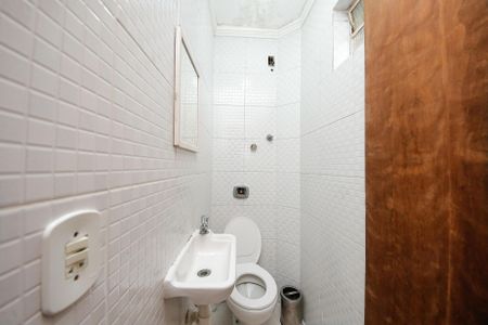 Casa à venda com 232m², 4 quartos e 3 vagasLavabo 2