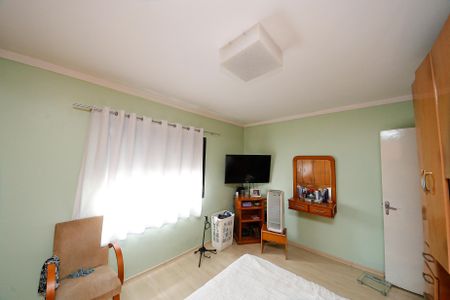 Casa à venda com 232m², 4 quartos e 3 vagasSuíte