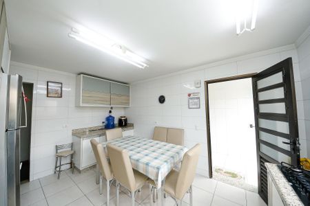 Casa à venda com 232m², 4 quartos e 3 vagasCozinha