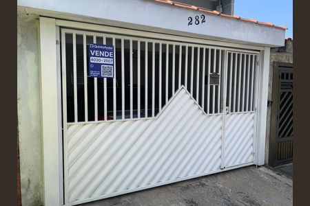 Casa à venda com 88m², 2 quartos e 1 vagaFachada