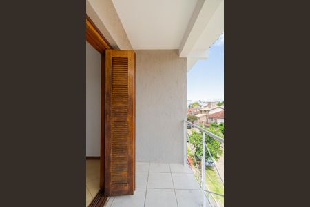 Casa de condomínio à venda com 173m², 3 quartos e 2 vagas Casa de condomínio à venda com 173m², 3 quartos e 2 vagasVaranda do Quarto - Suíte