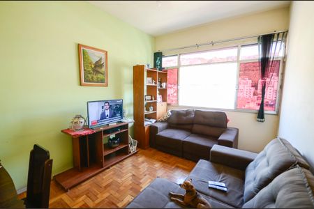 Apartamento à venda com 75m², 2 quartos e 1 vaga Apartamento à venda com 75m², 2 quartos e 1 vagaSala