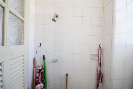 Apartamento à venda com 75m², 2 quartos e 1 vaga Apartamento à venda com 75m², 2 quartos e 1 vagaBanheiro de Serviço