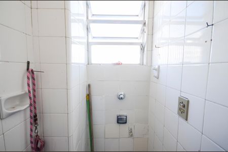 Apartamento à venda com 75m², 2 quartos e 1 vaga Apartamento à venda com 75m², 2 quartos e 1 vagaBanheiro de Serviço