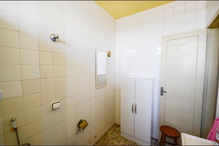 Apartamento à venda com 75m², 2 quartos e 1 vaga Apartamento à venda com 75m², 2 quartos e 1 vagaBanheiro