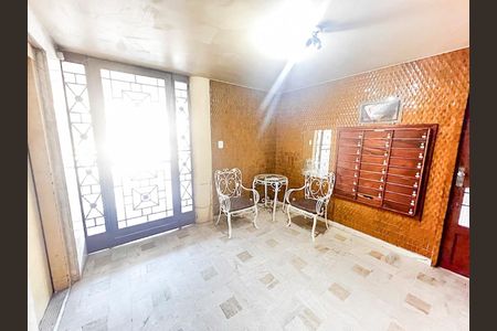 Apartamento à venda com 75m², 2 quartos e 1 vaga Apartamento à venda com 75m², 2 quartos e 1 vagaHall Social