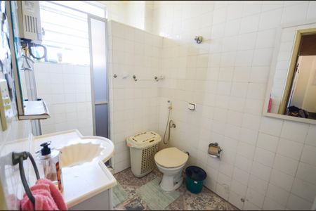 Apartamento à venda com 75m², 2 quartos e 1 vaga Apartamento à venda com 75m², 2 quartos e 1 vagaBanheiro