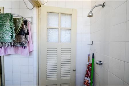 Apartamento à venda com 75m², 2 quartos e 1 vaga Apartamento à venda com 75m², 2 quartos e 1 vagaBanheiro de Serviço