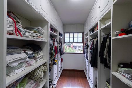 Casa à venda com 231m², 3 quartos e 3 vagasCloset da suíte 2