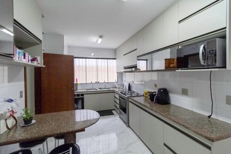 Casa à venda com 231m², 3 quartos e 3 vagasCozinha