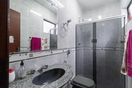 Casa à venda com 231m², 3 quartos e 3 vagasBanheiro social