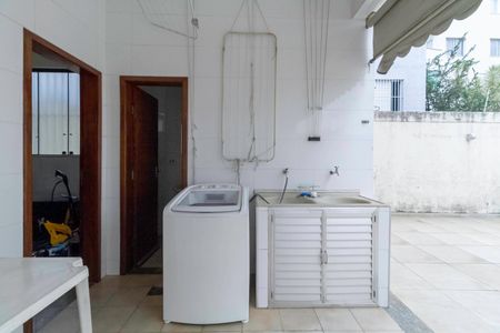 Casa à venda com 231m², 3 quartos e 3 vagasÁrea de serviço