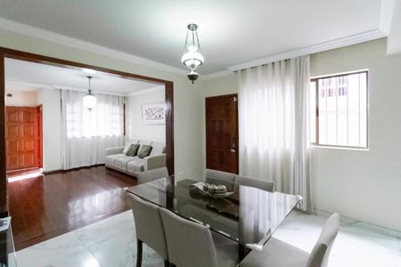 Casa à venda com 231m², 3 quartos e 3 vagasCopa