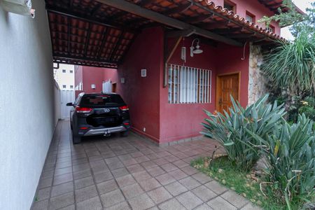 Casa à venda com 231m², 3 quartos e 3 vagasEntrada