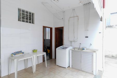 Casa à venda com 231m², 3 quartos e 3 vagasÁrea de serviço