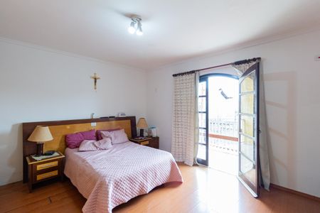 Casa à venda com 237m², 3 quartos e 4 vagas Casa à venda com 237m², 3 quartos e 4 vagasSuíte