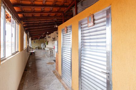 Casa à venda com 237m², 3 quartos e 4 vagas Casa à venda com 237m², 3 quartos e 4 vagasQuintal