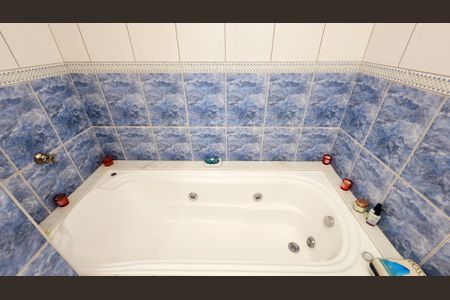 Casa à venda com 170m², 3 quartos e 2 vagasBanheiro da Suíte