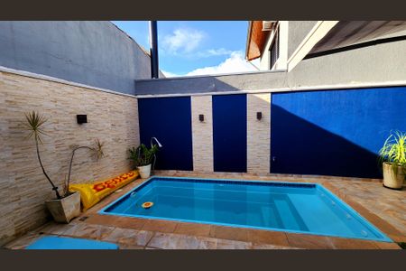 Casa à venda com 170m², 3 quartos e 2 vagasPiscina