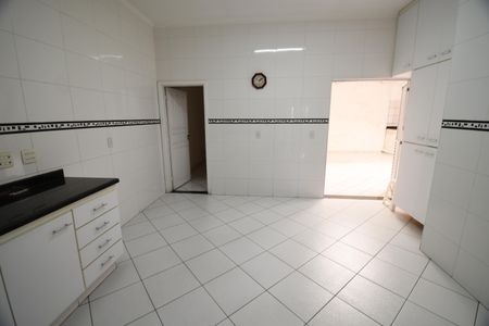 Casa para alugar com 225m², 3 quartos e 5 vagasCozinha