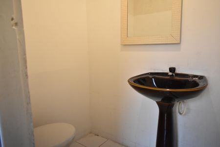 Casa para alugar com 55m², 1 quarto e sem vagaBanheiro social