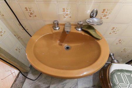 Casa à venda com 150m², 4 quartos e 2 vagasBanheiro da Suíte