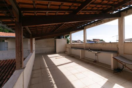Casa à venda com 170m², 2 quartos e 10 vagasTerraço