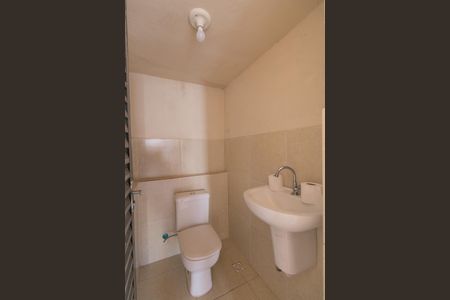 Casa à venda com 170m², 2 quartos e 10 vagasBanheiro - Terraço