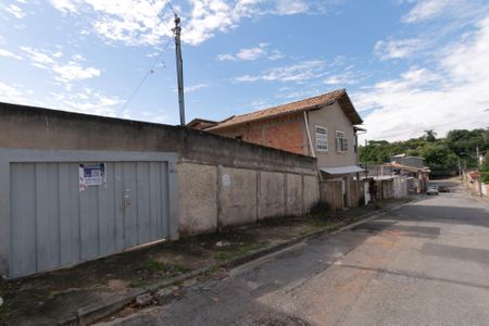 Casa à venda com 170m², 2 quartos e 10 vagasFachada