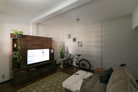 Casa à venda com 170m², 2 quartos e 10 vagasSala