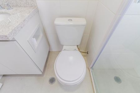 Apartamento para alugar com 60m², 2 quartos e 2 vagas Apartamento para alugar com 60m², 2 quartos e 2 vagasBanheiro da Suíte