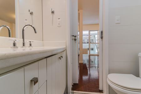 Apartamento à venda com 200m², 3 quartos e 3 vagasBanheiro da Suíte 2