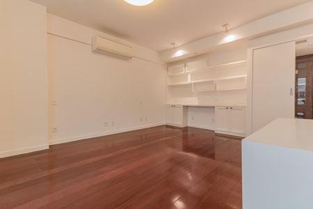 Apartamento à venda com 200m², 3 quartos e 3 vagasSuíte 2