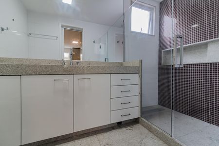 Apartamento à venda com 200m², 3 quartos e 3 vagasBanheiro da Suíte