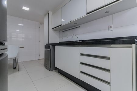 Apartamento à venda com 200m², 3 quartos e 3 vagasCozinha