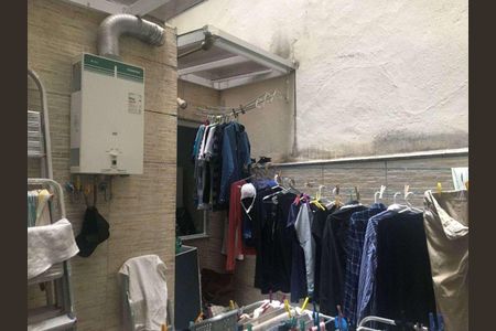 Apartamento à venda com 77m², 2 quartos e sem vaga