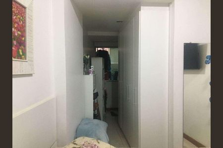 Apartamento à venda com 77m², 2 quartos e sem vaga