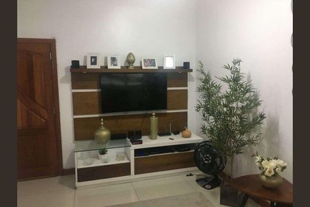 Apartamento à venda com 77m², 2 quartos e sem vaga