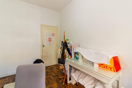 Apartamento à venda com 226m², 4 quartos e sem vaga Apartamento à venda com 226m², 4 quartos e sem vagaSuíte
