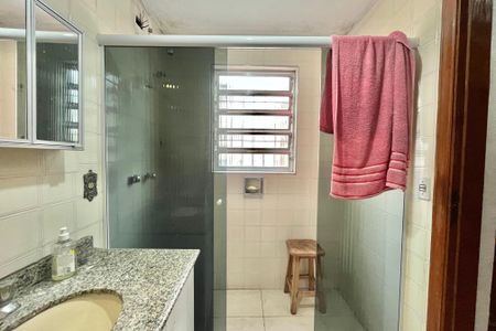 Casa para alugar com 136m², 2 quartos e 3 vagas Casa para alugar com 136m², 2 quartos e 3 vagasBanheiro da Suíte