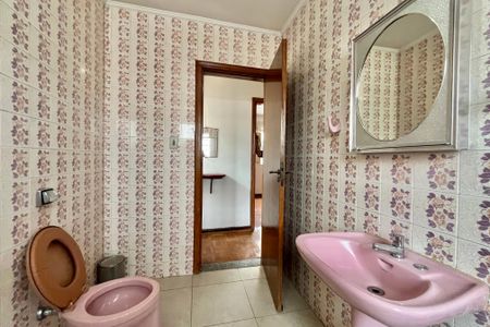 Casa para alugar com 136m², 2 quartos e 3 vagas Casa para alugar com 136m², 2 quartos e 3 vagasBanheiro Social