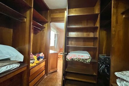 Casa para alugar com 136m², 2 quartos e 3 vagas Casa para alugar com 136m², 2 quartos e 3 vagasCloset da suíte