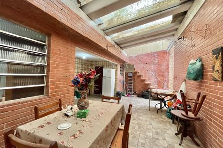 Casa para alugar com 136m², 2 quartos e 3 vagas Casa para alugar com 136m², 2 quartos e 3 vagasQuintal